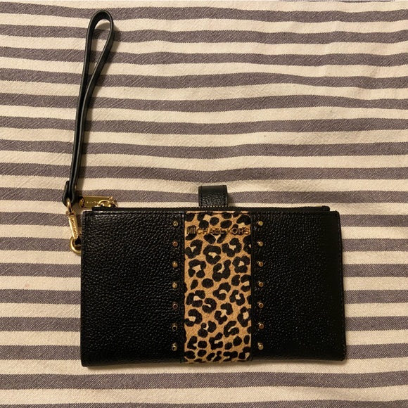 Michael Kors Black and Leopard Print Clutch - Picture 1 of 3